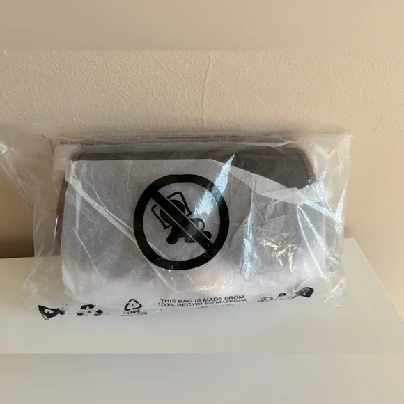 MICHAEL KORS MILA SMALL SIGNATURE LOGO CROSSBODY BAG NWT - Picture 5 of 8